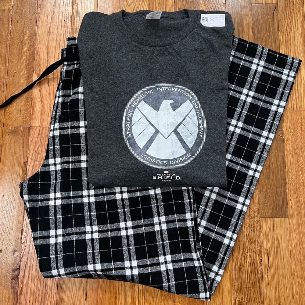 BNWT Agents of SHIELD Men’s Pajamas